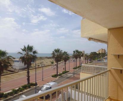 Foto de las instalaciones de este apartamento con vistas al mar.