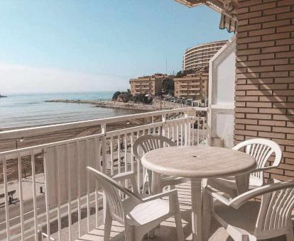 Foto de las instalaciones de este apartamento con vistas al mar.