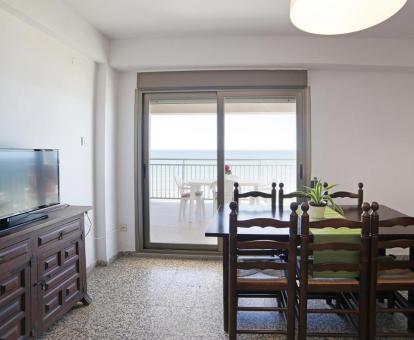 Foto de las instalaciones de este apartamento con vistas al mar.