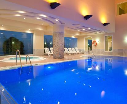 Foto de la piscina de hidroterapia y jacuzzi del hotel.