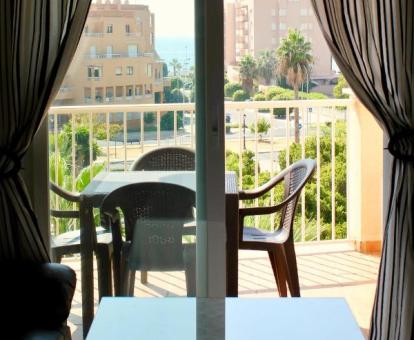 Foto de las instalaciones de este apartamento con vistas al mar.