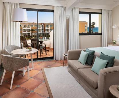 Foto de una de las habitaciones con vistas al mar de este espectacular hotel.