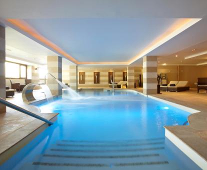 Foto de la piscina de hidroterapia del spa del hotel.