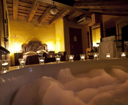 Foto de la habitación doble deluxe con bañera de hidromasaje
