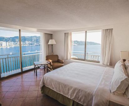 Foto de una de las modernas habitaciones con vistas al mar de este hotel todo incluido.