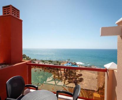 Foto de las instalaciones de este hotel con vistas al mar.