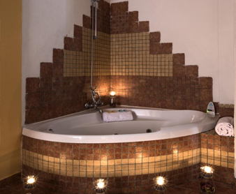 Foto de la bañera con hidromasaje que hay en el Hotel de Naturaleza Rodalquilar & Spa Cabo de Gata