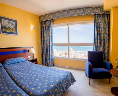 Foto de las instalaciones de este hotel con vistas al mar.