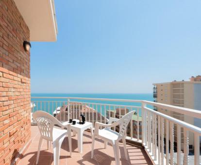 Foto de las instalaciones de este hotel con vistas al mar.