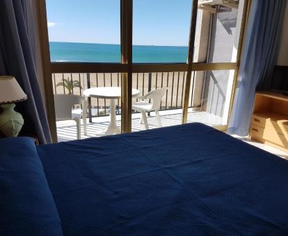 Foto de las instalaciones de este hotel con vistas al mar.