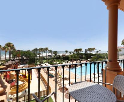 Foto de las vistas al mar y al complejo de uno de los balcones privados.