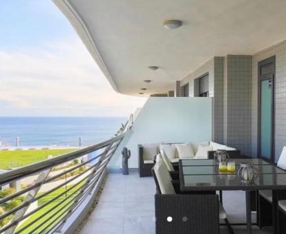 Foto de las instalaciones de este apartamento con vistas al mar.