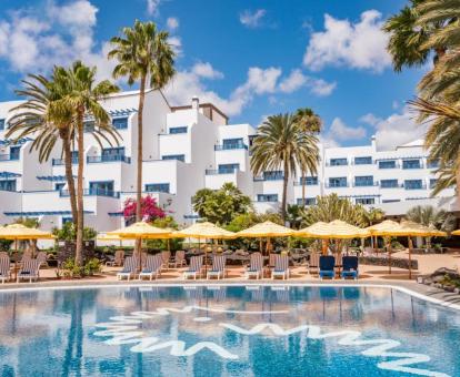 Foto de la piscina al aire libre disponible todo el año de este alojamiento.