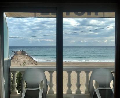 Foto de las instalaciones de este hotel con vistas al mar.
