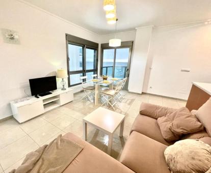 Foto de las instalaciones de este apartamento con vistas al mar.