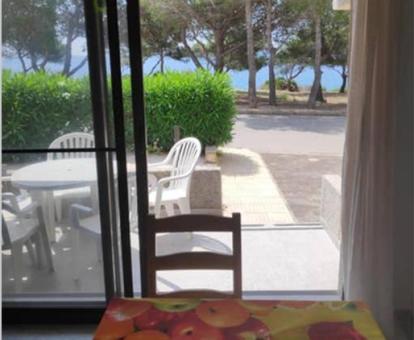 Foto de las instalaciones de este apartamento con vistas al mar.