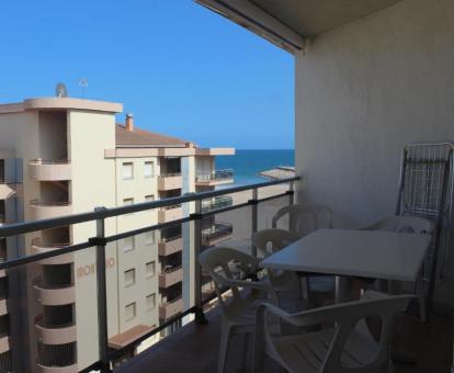 Foto de las instalaciones de este apartamento con vistas al mar.