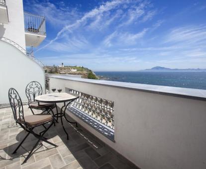 Foto de las vistas al mar desde la terraza privada de uno de los apartamentos.