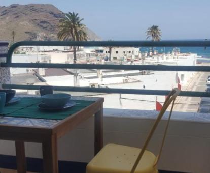 Foto de las instalaciones de este hotel con vistas al mar.