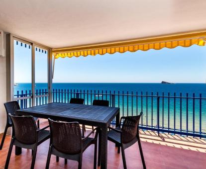 Foto de las instalaciones de este apartamento con vistas al mar.