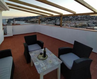 Foto de las instalaciones de este apartamento con vistas al mar.