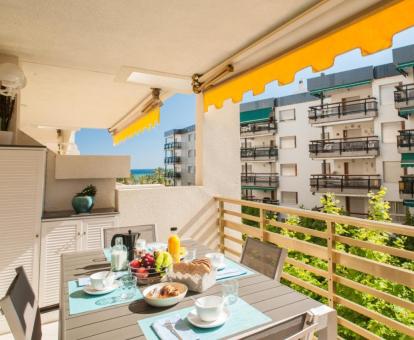 Foto de las instalaciones de este apartamento con vistas al mar.