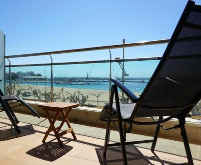 Foto de las instalaciones de este hotel con vistas al mar.