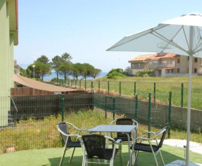 Foto de la terraza con vistas al mar de uno de los apartamentos.