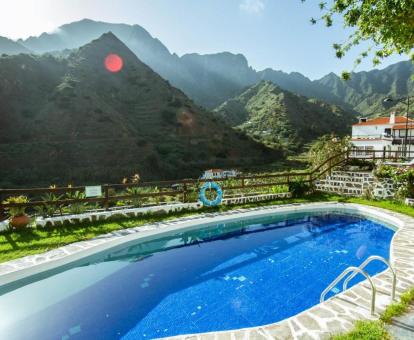 Foto de la piscina al aire libre disponible todo el año de este alojamiento.