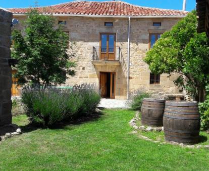 Foto de esta acogedora casa rural con zona exterior privada.