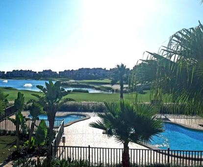 Foto de las piscinas al aire libre disponibles todo el año del establecimiento.