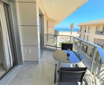 Foto de las instalaciones de este apartamento con vistas al mar.