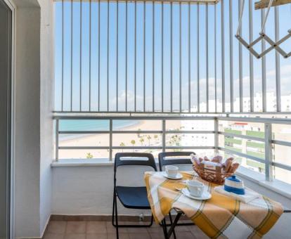Foto de las vistas al mar desde el interior de este apartamento independiente.