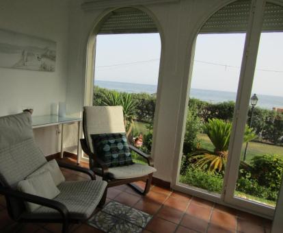 Foto de las vistas al mar desde el interior del apartamento.