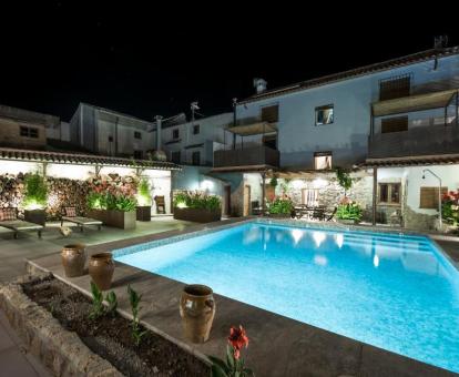 Foto de la piscina al aire libre disponible todo el año.