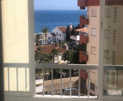 Foto de las instalaciones de este hotel con vistas al mar.