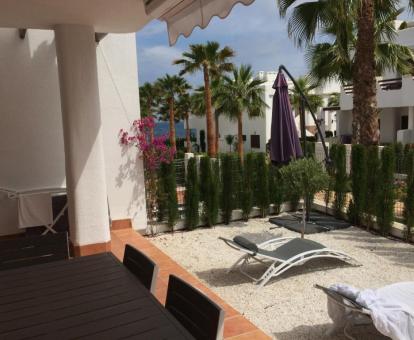 Foto de las instalaciones de este hotel con vistas al mar.