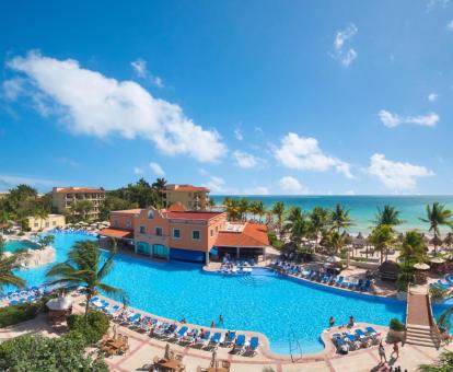 Foto de las instalaciones de este precioso hotel todo incluido con vistas al mar.