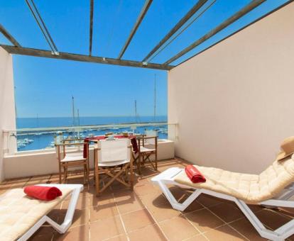 Foto de las instalaciones de este apartamento con vistas al mar.