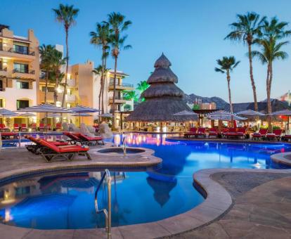 Foto de la piscina al aire libre de este hotel todo incluido.