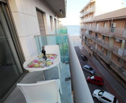 Foto de las instalaciones de este hotel con vistas al mar.