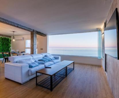 Foto de este espectacular apartamento con fabulosas vistas al mar.