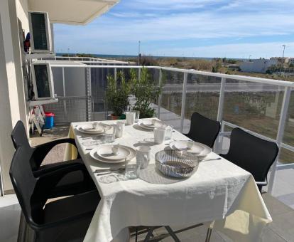 Foto de las instalaciones de este alojamiento con vistas al mar.