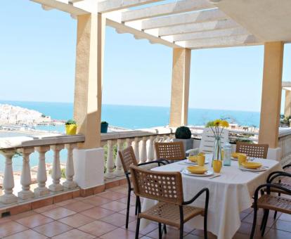 Foto de las instalaciones de este apartamento con vistas al mar.