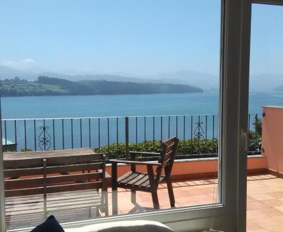 Foto de la terraza con fabulosas vistas al mar del apartamento.