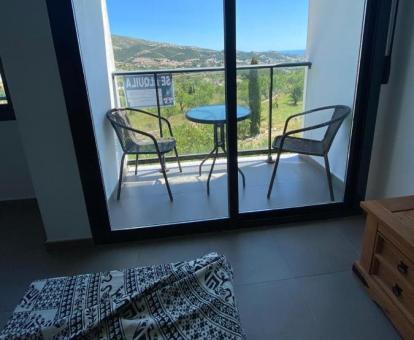 Foto de las instalaciones de este apartamento con vistas al mar.