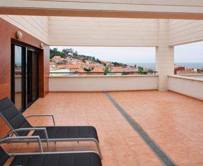 Foto de la terraza con vistas al mar de este ático.
