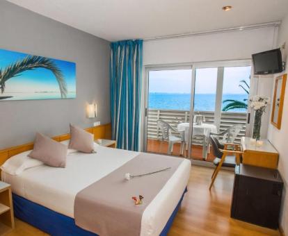Foto de las instalaciones de este hotel con vistas al mar.