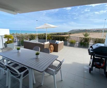 Foto de las instalaciones de este apartamento con vistas al mar.