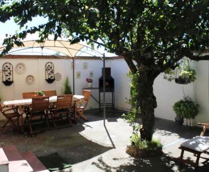 Foto de la preciosa zona exterior privada de esta casa rural.